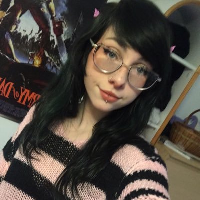 dudekafkaesque's profile picture. artist, 22, she/they