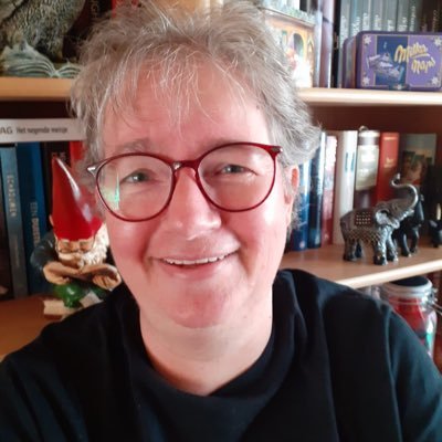 samen met mijn man, onder pseudoniem Jara Lee intussen 9 boeken geschreven. Volg ons ook via Facebook :)
