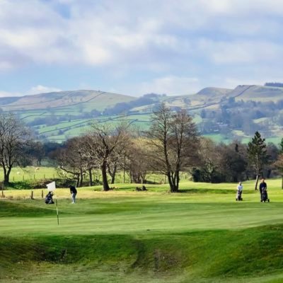 A challenging, flat par 72 parkland 18 hole golf course in the heart of the Peak District. Venue for society/corporate golf aswell as private hire ⛳️🏌️