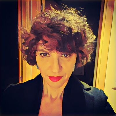 esther_strategy's profile picture. Agente de Innovación. Licenciada en Psicología. Doctora en Comunicación. Columnista en Las Provincias.  Si sales ileso de un libro es que nunca has entrado.