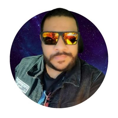 El Psicoanalista 🤓
Vagabundo de la poesía 🚶♂️
Astronauta de tus pensamientos🌌🪐