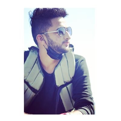 | 𝐒𝐨𝐜𝐢𝐚𝐥 𝐀𝐜𝐭𝐢𝐯𝐢𝐬𝐭 | 🇵🇰 زندہ باد | Founder-CEO The Volunteers Society | ♥️ | Student leader | NUML |