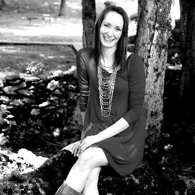 seals_emmie's profile picture. Follower of Jesus, Bride to Zane, Mommy to 4, Marvel and LOTR Fanatic, Lover of Chocolate, and Author and Literacy advocate 📚
#SCBWI https://t.co/YoNc38BhL9