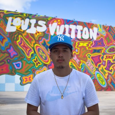 jmartinez424's profile picture. YHLQMDLG
NY🇲🇽
IG: @jmartinez424
👻: @jmartinez11122