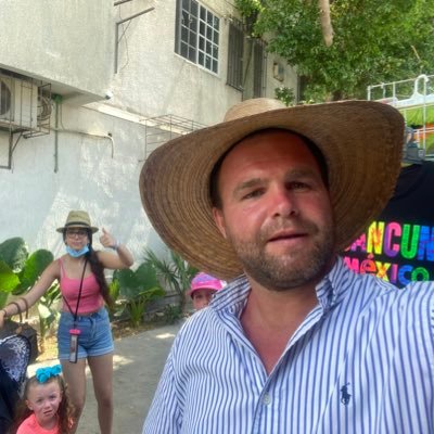 pa_ward_'s profile picture. proud father 💙💜💜💙💜