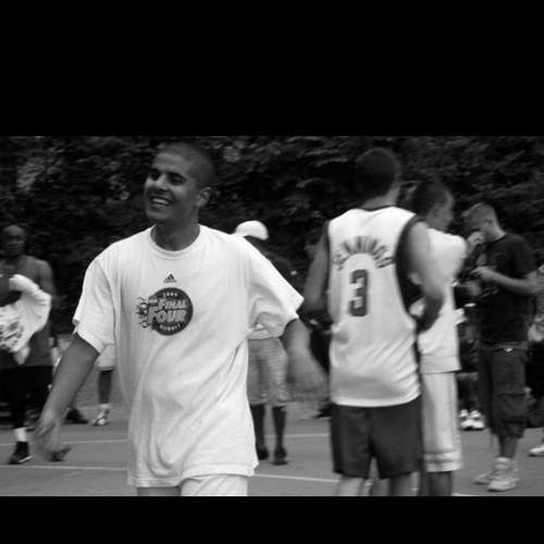 Solimanisme's profile picture. Kara gruer seg til brune gutta skrur på sjarm