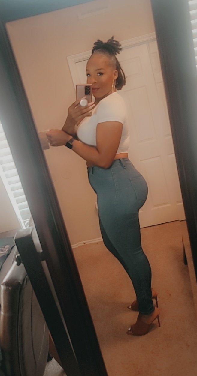 GenevaHoney's profile picture. What people think of me is none of my business.  Which is why I dont ask nor do I care!

IG: GenevaHoney_
#HEATGANG #FINSUP