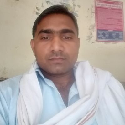 #मैं_चलता_गया, #रास्ता_मिलते_गए
#राह_के_कांटे_फूल_बनकर_खिलते_गए।
#ये_जादू_नही_आशीर्वाद_है_मेरे_अपनोका
#वरना_उसी_राह_पर_लाखों_फिसलतेगए।
 
#जय_श्री_पवहारी_बाबा 🙏