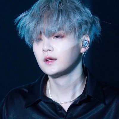 VikaZora's profile picture. I'm an introvert.