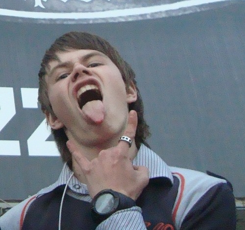 Disminderr's profile picture. Пробитый бордер %)