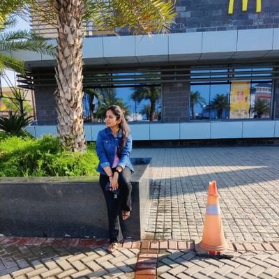 Muskaan1sharma's profile picture. Moody, floaty, fire and Desire 🔥💫🤫 An old soul in this modern world 🌸 #MuskaanSharma