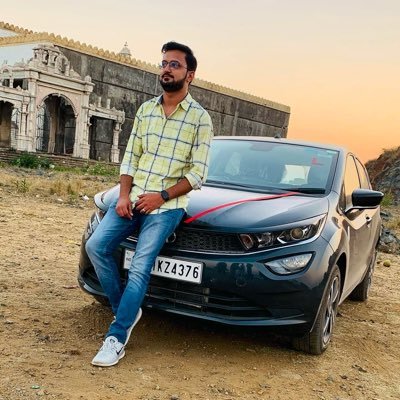 lovekhatwani's profile picture. 