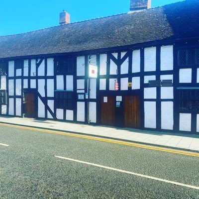 Welcome to The Cheshire Cat, Nantwich – an exciting venue for eating, drinking and cat napping!