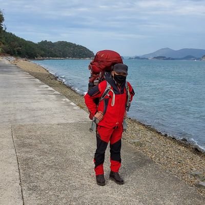 서울 사람 대전에 거주하는 노인네 아직까진 민주당이 그나마 믿을만 해서 밀고있다 편가르기는 누구던
용서못해