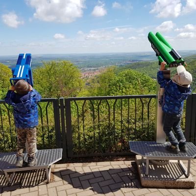 双子の男の子の母親です。ドイツに住んでます。