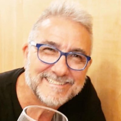 Pare, ciutadà sobirà i exdirector de la xarxa d'Ateneus de fabricació (x jubilació). Vull ser lliure!!!