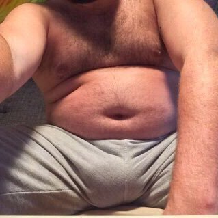 full bodied bear who loves to show off and connect with similarly-minded men