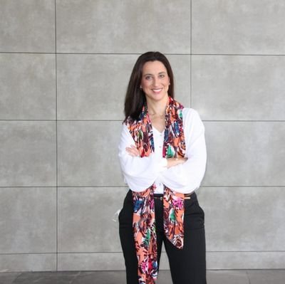 beacolado's profile picture. Cuento historias complejas con palabras sencillas 📇📷 #ComunicaciónCorporativa en @CTAndalucia 🇪🇸🇬🇧🇫🇷 #periodista #marketing #Economía #innovación