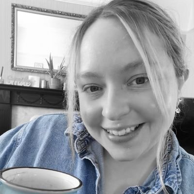 Passionate Adoption Team Manager
Loves Family, Friends, Fun, Sunsets, Fireworks, Reality TV, music, singing, the Sea, Chocolate and a Good Party 🎉❤️