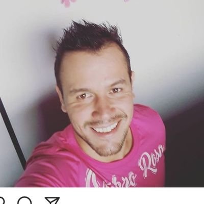 gosto de putaria e cachorrada.
se for pra suruba me chama.