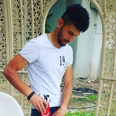 Atakan56711590's profile picture. “Ben dünyadan ziyade kafamın içinde yaşayan bir insanım."