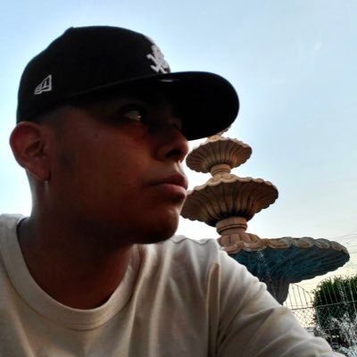 Shopksoles's profile picture. Born in New York if you want to buy some heat 🔥sneakers follow me on IG@shopksoles