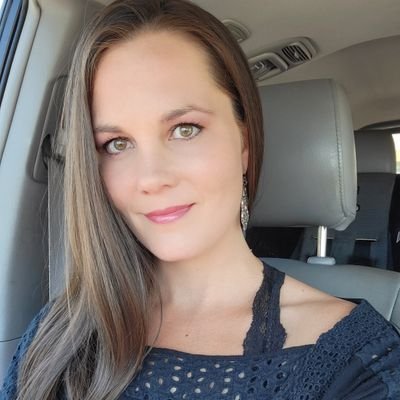 AshleyLMurray1's profile picture. 