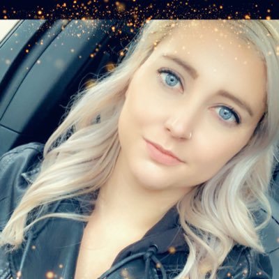 jaimehousel's profile picture. fluent in sarcasm and silently judging people.