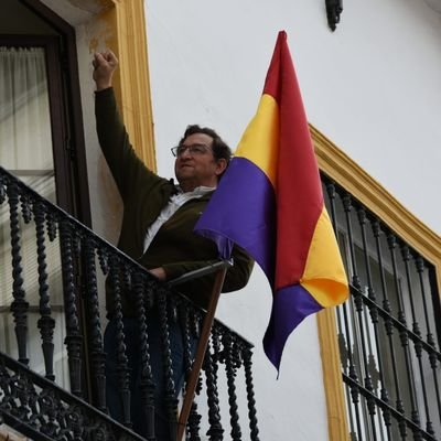 Comunista(PCE) , republicano y ateo por la gracia de Dios. Cualquier cosa será mejor que quedarse a mirar.