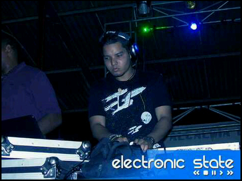 dj-producer de música electrónica, en sus géneros hardstyle y hardcore venezolano. aficionado a la tecnología... Licenciado en Contaduría Publica UDO/ Auditor