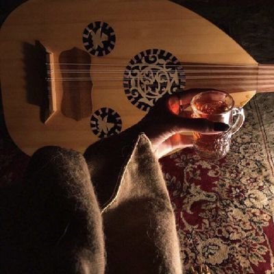 كوني امراةً فكونك إمرأه عليك أن تعلمي أنك جنه ، أنك نصف الحياة ، أنك فصل الربيع وقطرة غيث لأرض قاحله ♥️✍ .بعض تفاصيل....قلمي