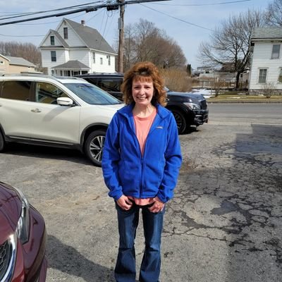 Dolly8383's profile picture. I am a huge fan of Lucille Ball and Desi Arnaz. I also like Kenny Chesney. My favorite movie is Love&Basketball. I finally met my real father when i was 21.