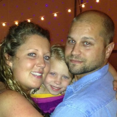 aliciaahanson's profile picture. 