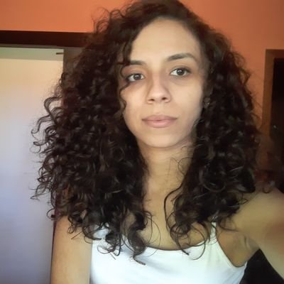 Mavialmeida_'s profile picture. Somos luzes que faíscam no caos