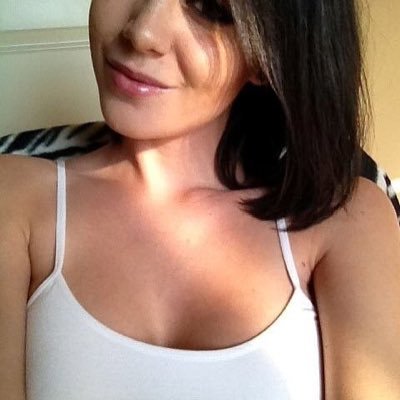 Joyce28747971's profile picture. I love ❤️ reading 📖 my note 📝