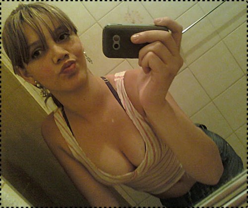 O nosso bond forgÁ && o Patrocinio é fooda && aonde que nóis Passa os maaano && as miiiina olha ♫♪