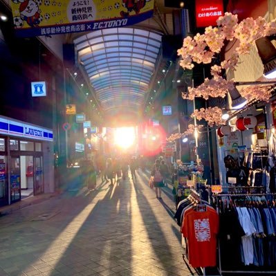 浅草新仲の『わけあり本舗』本店が閉店しましたが…『別館』は営業中。 さて…何を販売するのだか？ まだ未定…