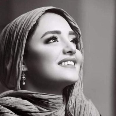 Amnasherali's profile picture. pain changes people.
psychologist...