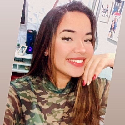 2.4 ✨ Intensa como o mar, as vezes calmaria e na mesma intensidade um furacão, então.. sem mimimi