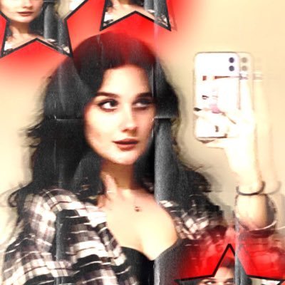 just a dumb girl :) || 19 || probably crying rn || just chilling || she/her