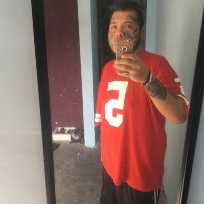 jonh1916ekt's profile picture. single 35 años de mi lugar como tercero busco hacer amistades