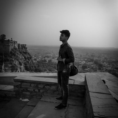 beingmdkhaliq's profile picture. 