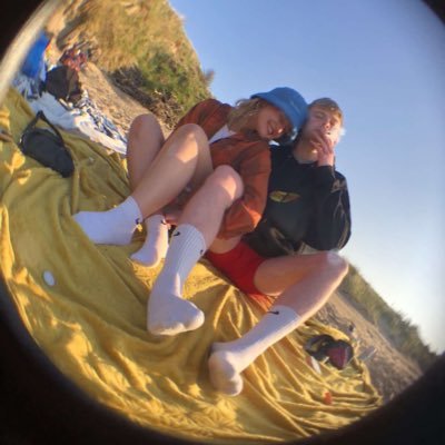 loubren_'s profile picture. I live my life in third gear