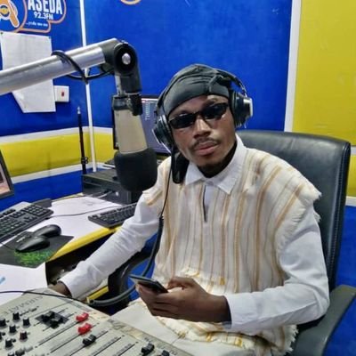 Radio Sports Show Host, Pundit, Commentator.
ASEDA 92.3FM, Obuasi-Ghana  (Facebook: Cinco Di Mario), (IG: Ghcinco1) (WhatsApp: +233249617671)