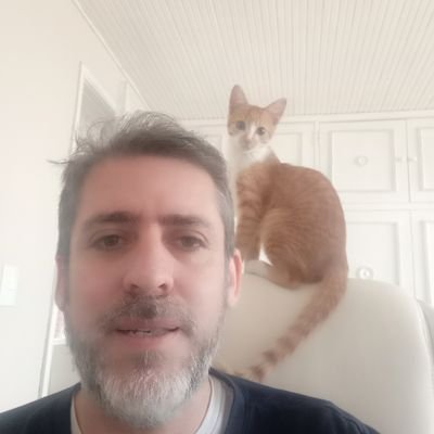 Economista, estudiante de doctorado en filosofía... todavía.