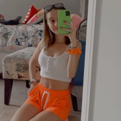 truchitafake's profile picture. soy @tammyarelav, uso esta cuenta solo para spamear cuando me bloquean en mi cuenta normal