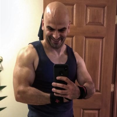 Palestinian 🇵🇸 Fit dad 💪 Family man 👪 fitness addict 😅