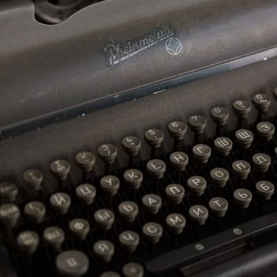 리트윗 요청은 24시간에 한 번. 수동 봇이므로 느리게 굴러 갑니다. ✍🏻글(시, 소설, 리뷰) 커미션과 그런 글 커미션을 찾는 트윗을 홍보합니다.