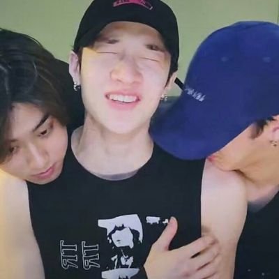 anianianniow's profile picture. anni | she/them | 34 | GER/EU | SKZ 🐺 GO account ✨ with some wts/wtt | more active on insta (anianianniow) | no photo/video reposts w/o credit please