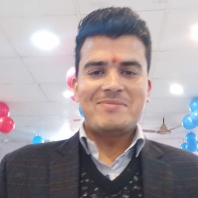 माता पिता से बढ़कर जग में मेरा कोई भगवान नहीं , चूका पाऊँ जो उनका ऋण इतना मैं धनवान नहीं।